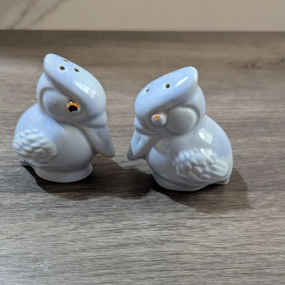 Vintage Blue Ceramic Pelican Salt and Pepper‎ Shakers Set Coastal Nautical Decor